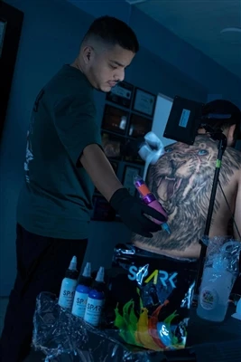 Tatuagens visíveis em escritórios: mais empresas abandonam políticas rigorosa...